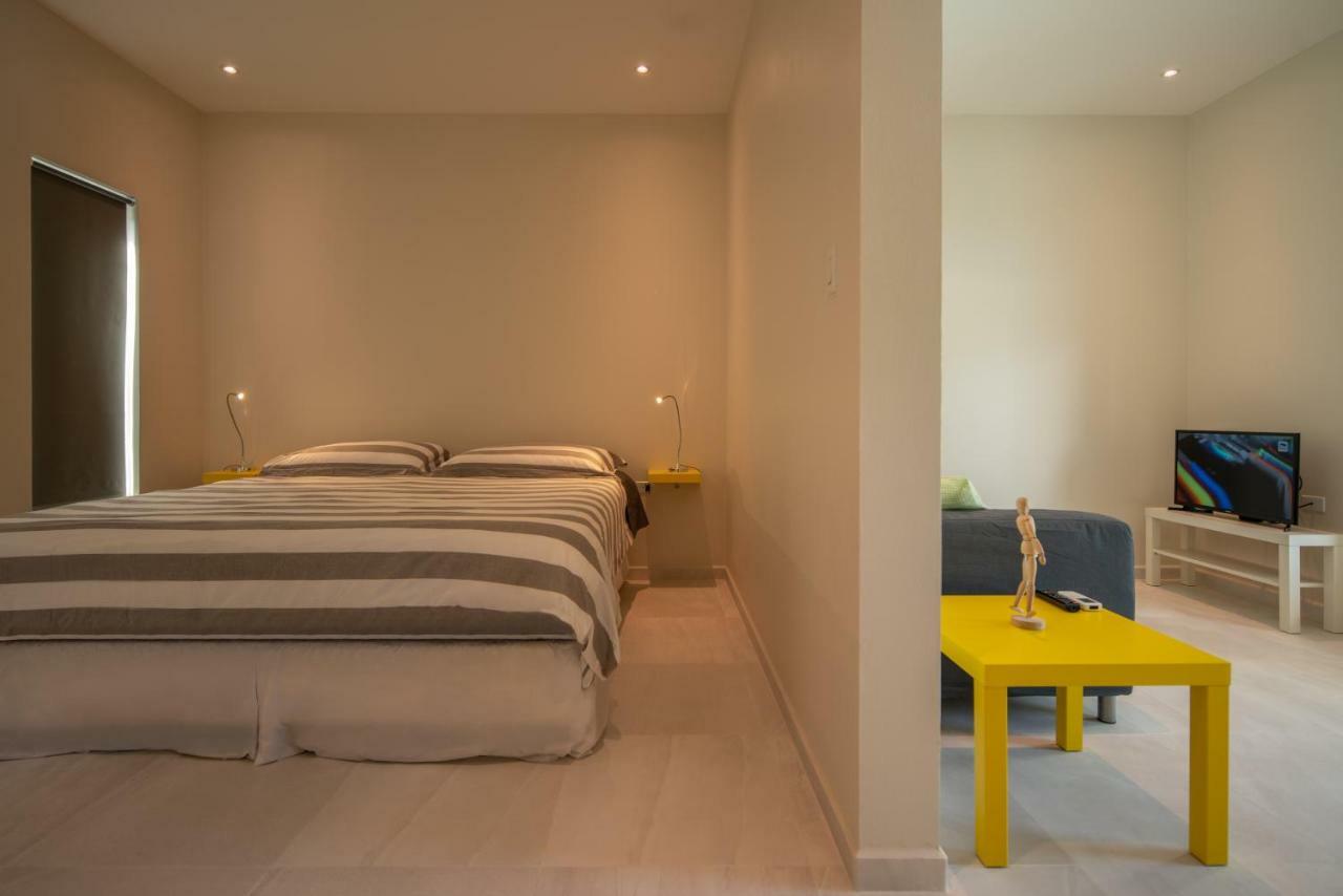 Hideout Suites - From Eagle Beach Palm Beach Extérieur photo