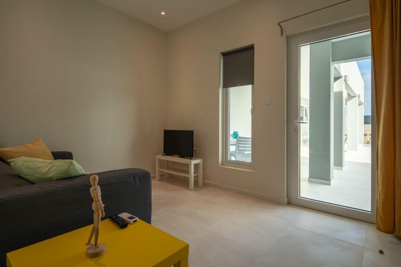 Hideout Suites - From Eagle Beach Palm Beach Extérieur photo