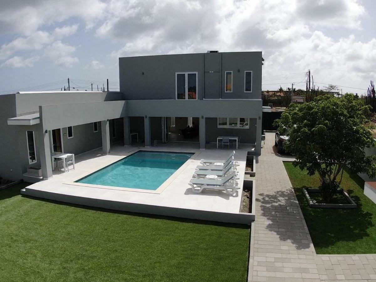 Hideout Suites - From Eagle Beach Palm Beach Extérieur photo